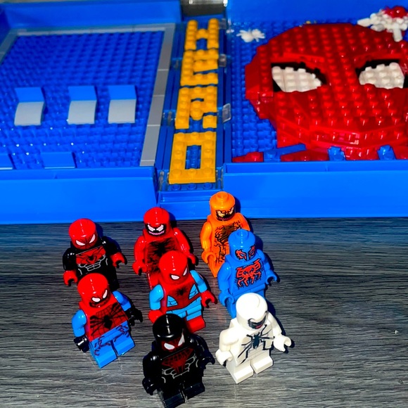 Storage Book Case & Figures - Picture 10 of 13